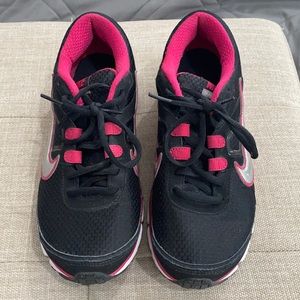 Nike dual fusion shoes